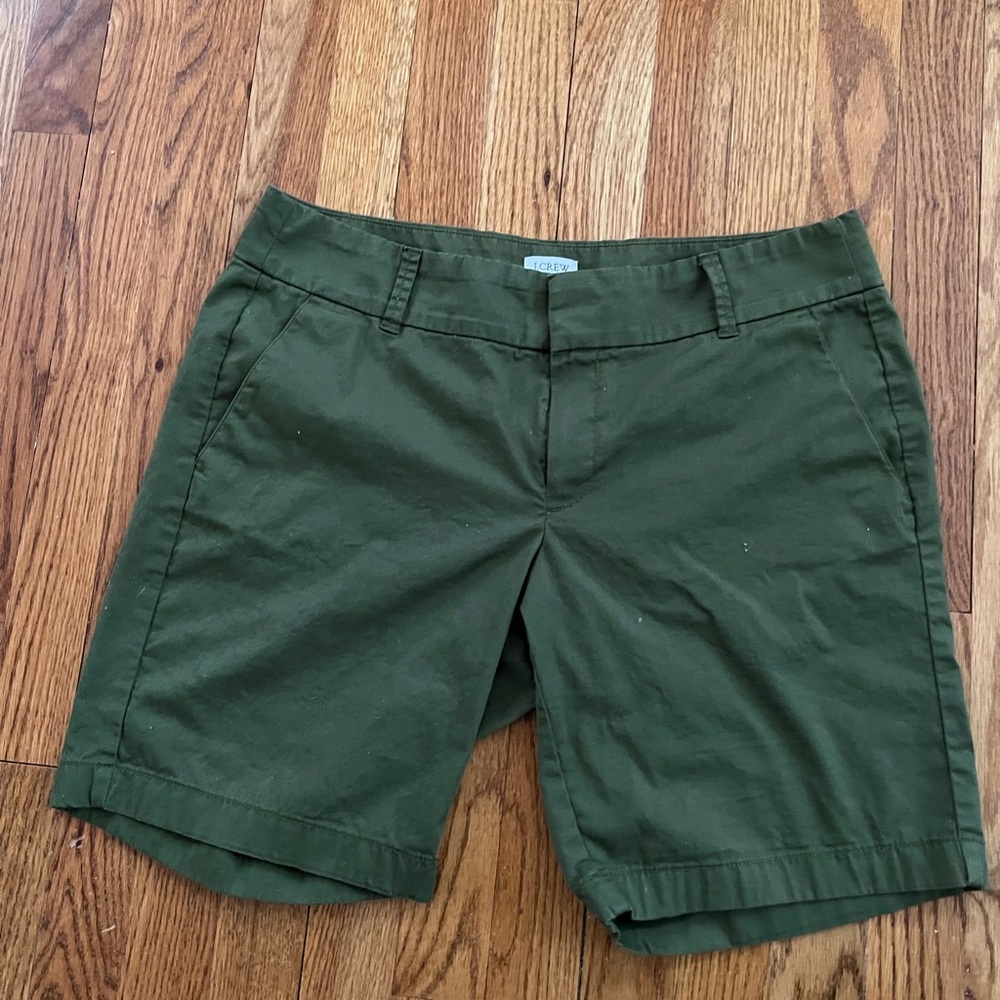 J CREW SHORTS SIZE 10